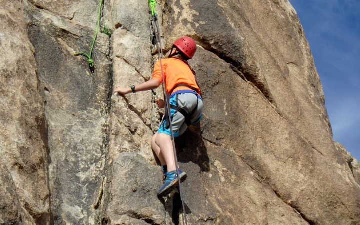 rock climbing course for teens in joshua tree